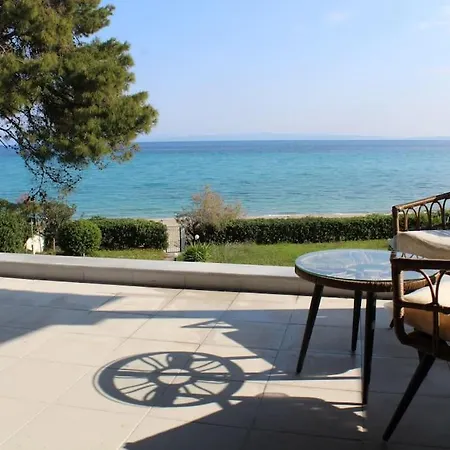 Villa Mare Azul, Seafront 6 Bedrooms, 6 Bathrooms Hanioti