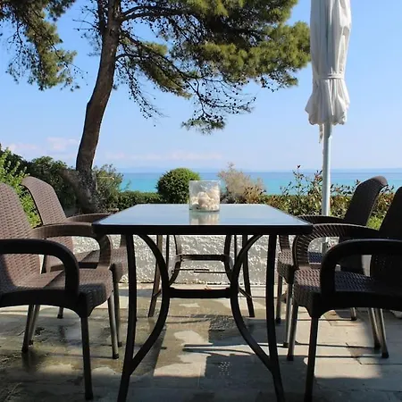 Mare Azul, Seafront 6 Bedrooms, 6 Bathrooms Villa *