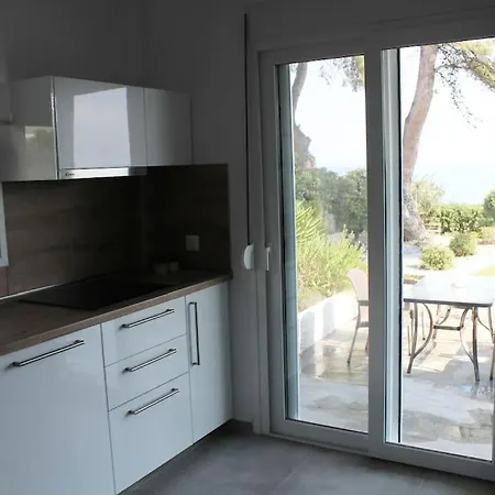 Mare Azul, Seafront 6 Bedrooms, 6 Bathrooms Chaniotis